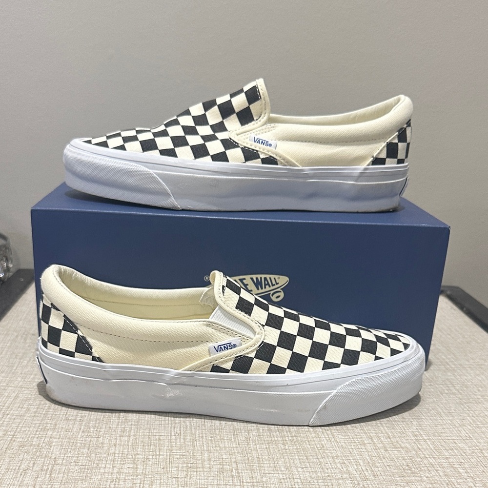 Premium Classic Checkerboard Slip-Ons Vans